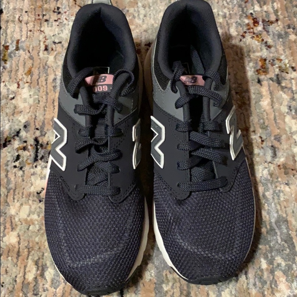 New Balance 009